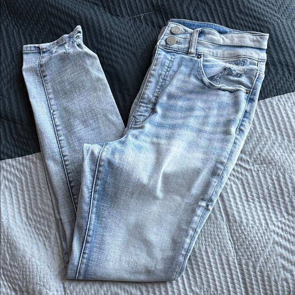 Light Wash Distressed Women's Jeans BKE PARKER - Picture 2 of 10